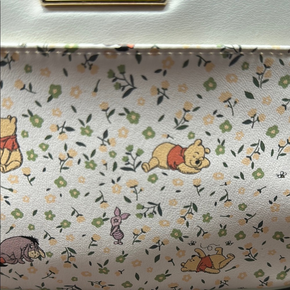 Primark Winnie the Pooh crossbody Green and White Crossbody Bag NWT - Picture 3 of 6